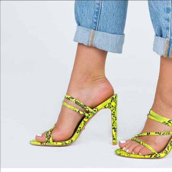 BILLINI DEVANA HEELS NEON YELLOW SNAKE - Picture 2 of 2